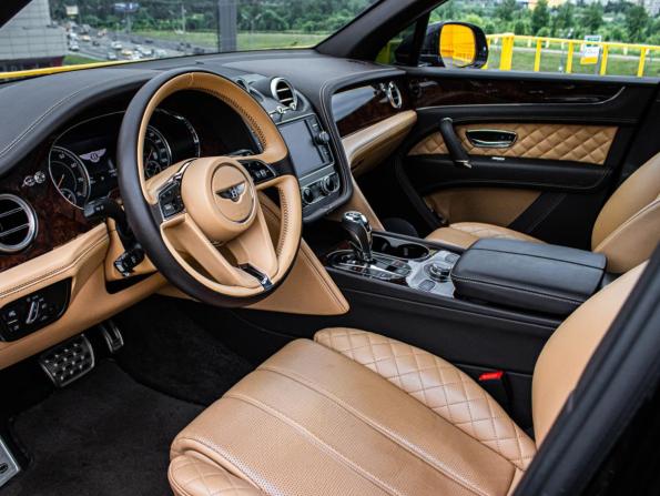 Bentley Bentayga I с пробегом 2016 года, цена 7 700 000 рублей, 60228 км, внедорожник, Автокод Объявления