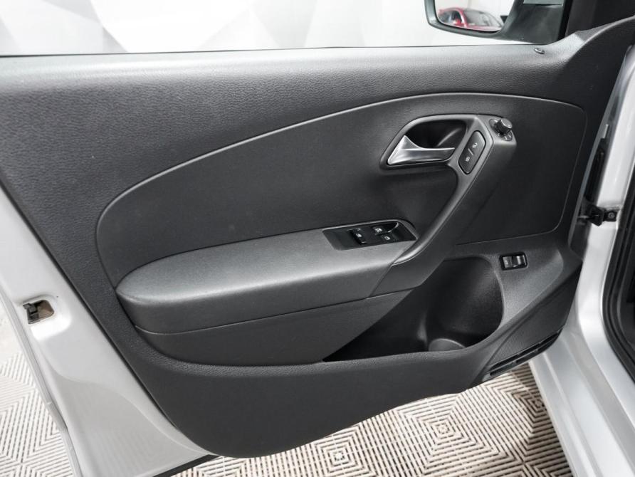 Volkswagen Polo V Рестайлинг Ульяновск  - изображение 16