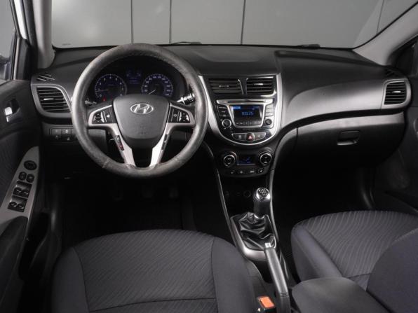 Hyundai Solaris I Рестайлинг с пробегом 2015 года, цена 1 065 000 рублей, 217179 км, седан, Автокод Объявления