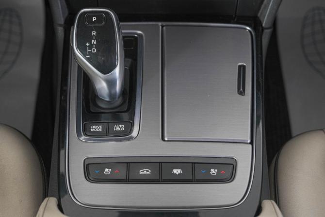 Hyundai Equus II Рестайлинг с пробегом 2013 года, цена 1 669 000 рублей, 272500 км, седан, Автокод Объявления