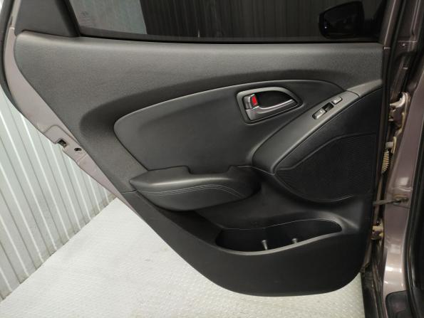 Hyundai ix35 I Рестайлинг с пробегом 2013 года, цена 1 100 000 рублей, 231081 км, внедорожник, Автокод Объявления