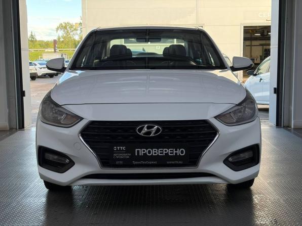 Hyundai Solaris II с пробегом 2018 года, цена 1 055 000 рублей, 104500 км, седан, Автокод Объявления