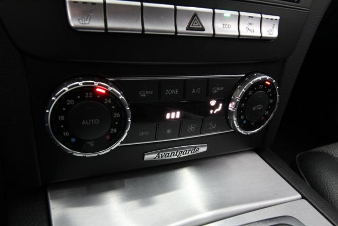 Mercedes-Benz C-Класс III (W204) Рестайлинг с пробегом 2012 года, цена 1 600 000 рублей, 226653 км, седан, Автокод Объявления