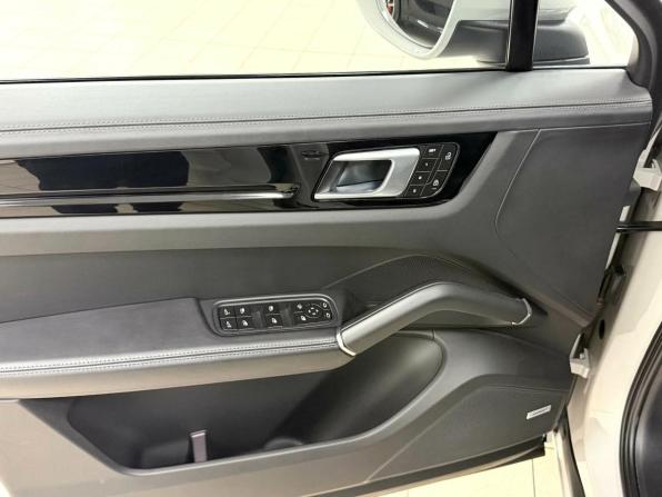 Porsche Cayenne III с пробегом 2022 года, цена 11 995 000 рублей, 26760 км, внедорожник, Автокод Объявления