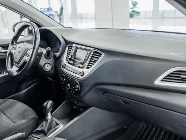 Hyundai Solaris II с пробегом 2019 года, цена 1 361 000 рублей, 102142 км, седан, Автокод Объявления