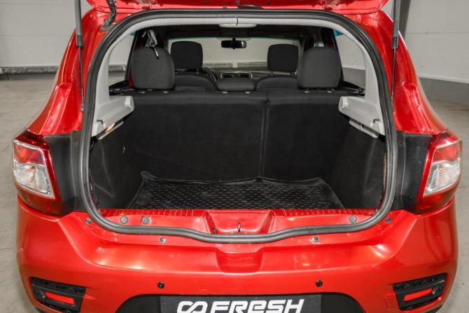 Renault Sandero II с пробегом 2015 года, цена 649 000 рублей, 269102 км, хэтчбек, Автокод Объявления