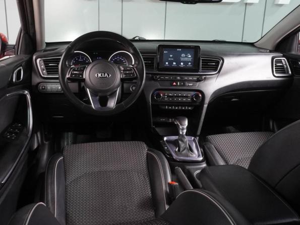 Kia Ceed III с пробегом 2018 года, цена 1 699 000 рублей, 123389 км, хэтчбек, Автокод Объявления