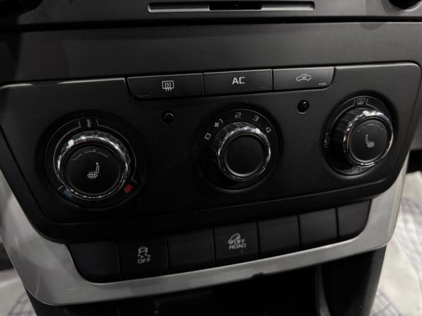 Skoda Yeti I с пробегом 2013 года, цена 960 000 рублей, 135000 км, внедорожник, Автокод Объявления
