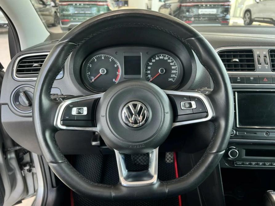 Volkswagen Polo V Рестайлинг Екатеринбург  - изображение 16