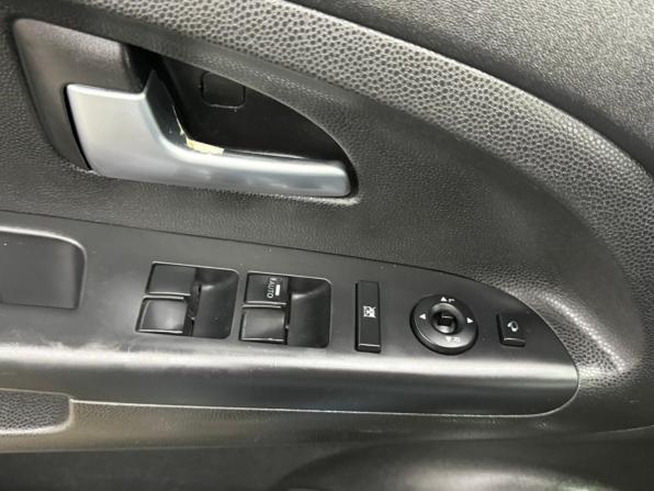 Kia Venga I с пробегом 2012 года, цена 915 000 рублей, 102445 км, компактвэн, Автокод Объявления