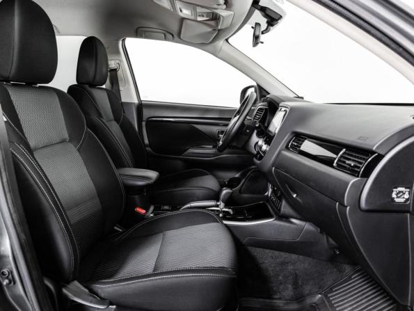 Mitsubishi Outlander III Рестайлинг 3 с пробегом 2021 года, цена 2 649 000 рублей, 35543 км, внедорожник, Автокод Объявления