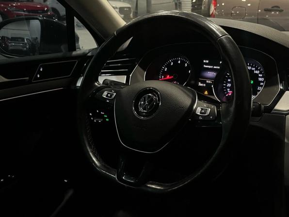 Volkswagen Passat B8 с пробегом 2016 года, цена 1 599 000 рублей, 208515 км, седан, Автокод Объявления