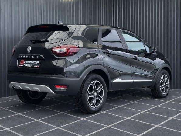 Renault Kaptur I Рестайлинг с пробегом 2021 года, цена 1 697 000 рублей, 32956 км, внедорожник, Автокод Объявления