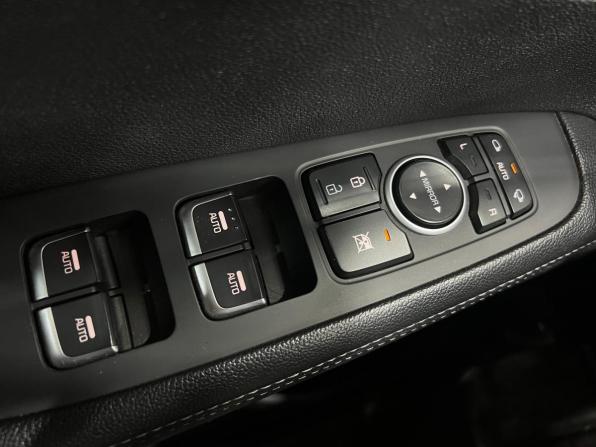 Kia Sorento III Prime Рестайлинг с пробегом 2017 года, цена 2 340 000 рублей, 225780 км, внедорожник, Автокод Объявления