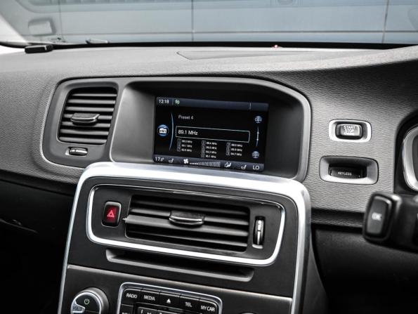 Volvo V60 I Рестайлинг с пробегом 2013 года, цена 1 378 000 рублей, 119227 км, универсал, Автокод Объявления
