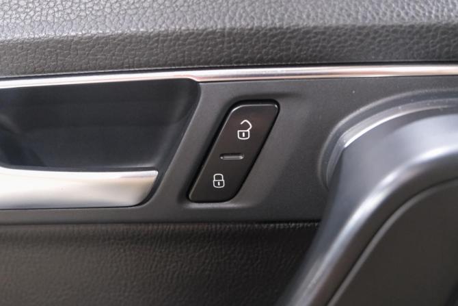 Volkswagen Passat B7 с пробегом 2012 года, цена 1 469 000 рублей, 203300 км, седан, Автокод Объявления