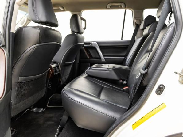 Toyota Land Cruiser Prado 150 Series Рестайлинг 1 с пробегом 2015 года, цена 3 648 000 рублей, 136090 км, внедорожник, Автокод Объявления
