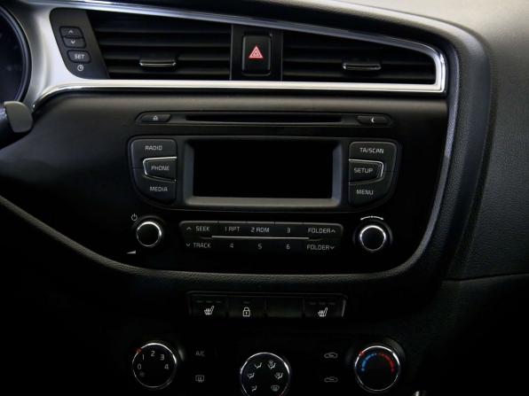 Kia Ceed II Рестайлинг с пробегом 2017 года, цена 1 285 000 рублей, 126555 км, хэтчбек, Автокод Объявления