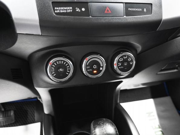 Mitsubishi Outlander II Рестайлинг с пробегом 2011 года, цена 995 000 рублей, 383295 км, внедорожник, Автокод Объявления