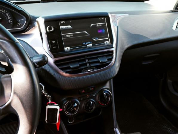 Peugeot 2008 I с пробегом 2014 года, цена 765 000 рублей, 129766 км, внедорожник, Автокод Объявления