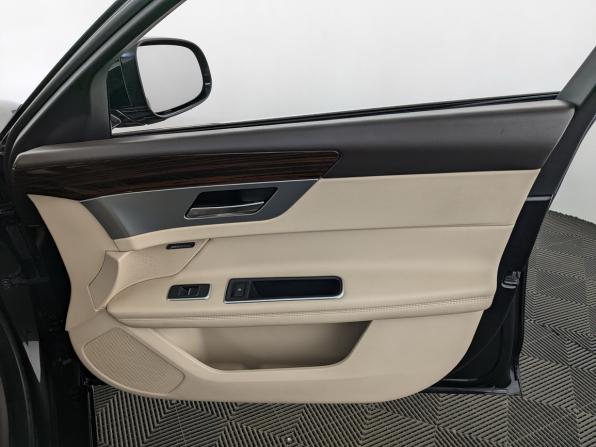 Jaguar XF II с пробегом 2016 года, цена 2 500 000 рублей, 100493 км, седан, Автокод Объявления