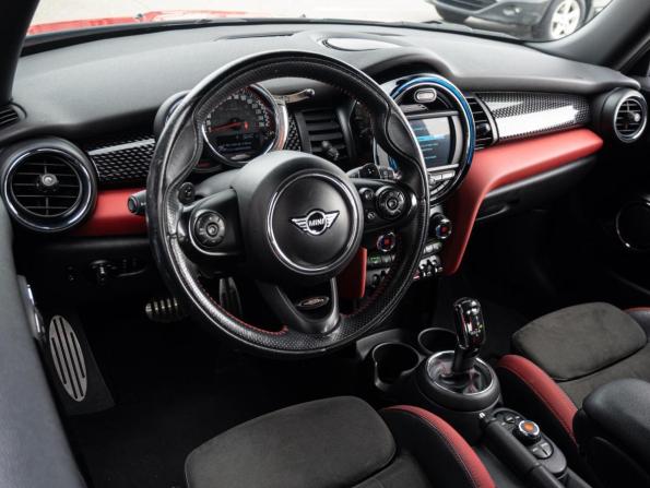 Mini Hatch III (F55/F56) Рестайлинг с пробегом 2019 года, цена 3 350 000 рублей, 50793 км, хэтчбек, Автокод Объявления