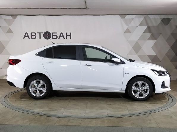 Chevrolet Onix II с пробегом 2022 года, цена 1 467 000 рублей, 13700 км, седан, Автокод Объявления