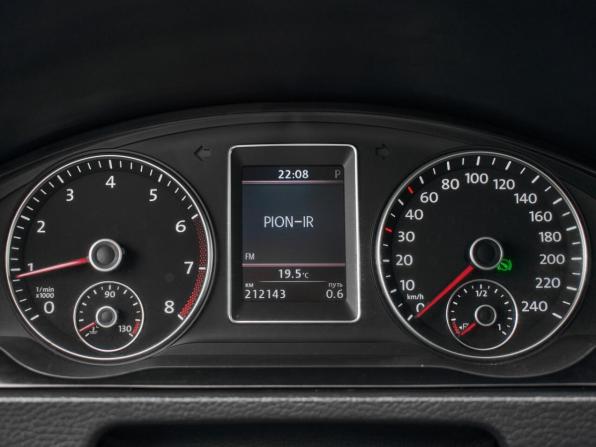 Volkswagen Multivan T5 Рестайлинг с пробегом 2012 года, цена 2 690 000 рублей, 212143 км, минивэн, Автокод Объявления