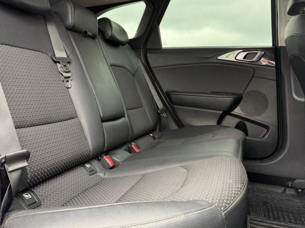 Kia Ceed III с пробегом 2020 года, цена 1 540 000 рублей, 171082 км, универсал, Автокод Объявления