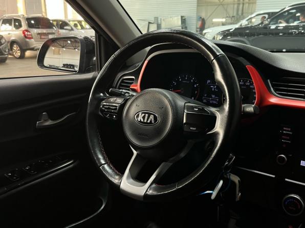 Kia Rio IV Рестайлинг с пробегом 2021 года, цена 1 670 000 рублей, 93500 км, хэтчбек, Автокод Объявления