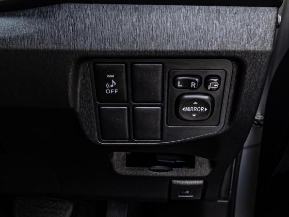 Toyota Prius III Рестайлинг (XW30) с пробегом 2012 года, цена 1 270 000 рублей, 90186 км, лифтбек, Автокод Объявления