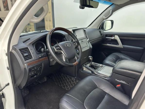 Toyota Land Cruiser 200 Series Рестайлинг 2 с пробегом 2015 года, цена 4 750 000 рублей, 187000 км, внедорожник, Автокод Объявления