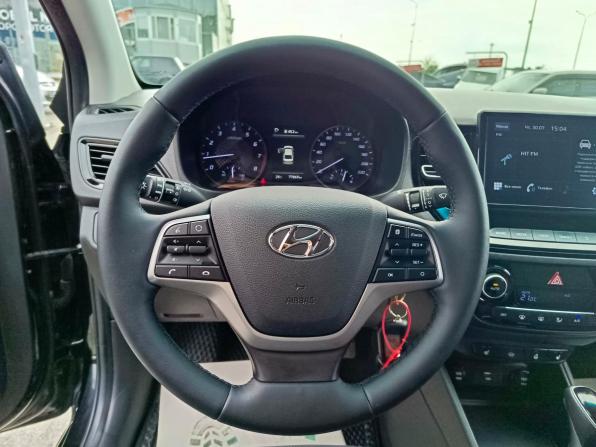 Hyundai Solaris II Рестайлинг с пробегом 2021 года, цена 1 649 995 рублей, 77869 км, седан, Автокод Объявления
