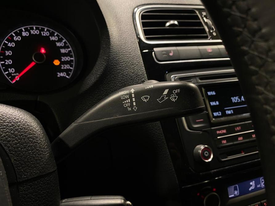 Volkswagen Polo V Рестайлинг Челябинск  - изображение 20