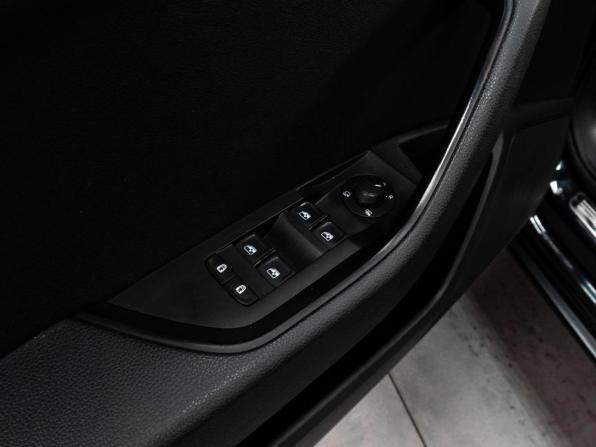 Skoda Superb III с пробегом 2018 года, цена 2 299 000 рублей, 232971 км, лифтбек, Автокод Объявления