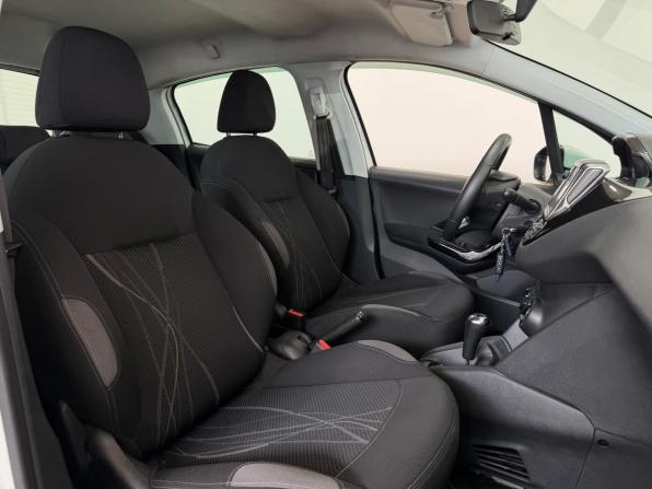 Peugeot 208 I с пробегом 2013 года, цена 800 000 рублей, 135000 км, хэтчбек, Автокод Объявления