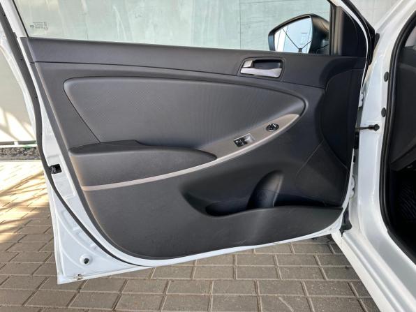 Hyundai Solaris I Рестайлинг с пробегом 2014 года, цена 1 070 000 рублей, 96600 км, седан, Автокод Объявления