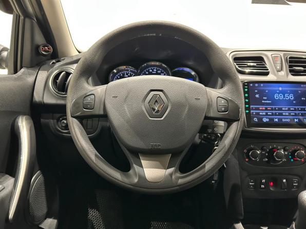 Renault Logan II с пробегом 2017 года, цена 749 000 рублей, 129901 км, седан, Автокод Объявления