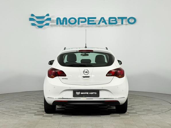 Opel Astra J Рестайлинг с пробегом 2014 года, цена 890 000 рублей, 120000 км, хэтчбек, Автокод Объявления