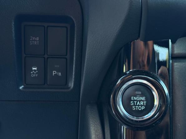 Toyota Land Cruiser Prado 150 Series Рестайлинг 1 с пробегом 2014 года, цена 3 180 000 рублей, 190000 км, внедорожник, Автокод Объявления