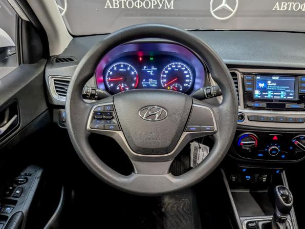 Hyundai Solaris II Рестайлинг с пробегом 2022 года, цена 1 615 000 рублей, 71375 км, седан, Автокод Объявления