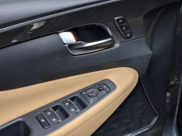 Hyundai Santa Fe IV Рестайлинг с пробегом 2021 года, цена 3 935 000 рублей, 37714 км, внедорожник, Автокод Объявления