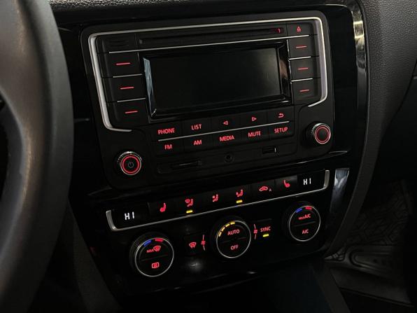 Volkswagen Jetta VI Рестайлинг с пробегом 2016 года, цена 1 090 000 рублей, 249000 км, седан, Автокод Объявления