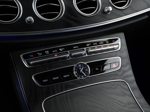 Mercedes-Benz E-Класс V (W213 S213 C238) с пробегом 2020 года, цена 2 975 055 рублей, 209203 км, седан, Автокод Объявления
