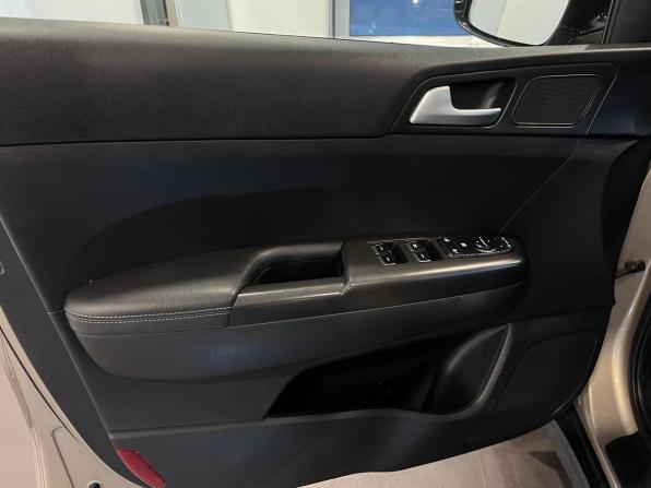 Kia Sportage IV с пробегом 2017 года, цена 2 090 000 рублей, 120535 км, внедорожник, Автокод Объявления