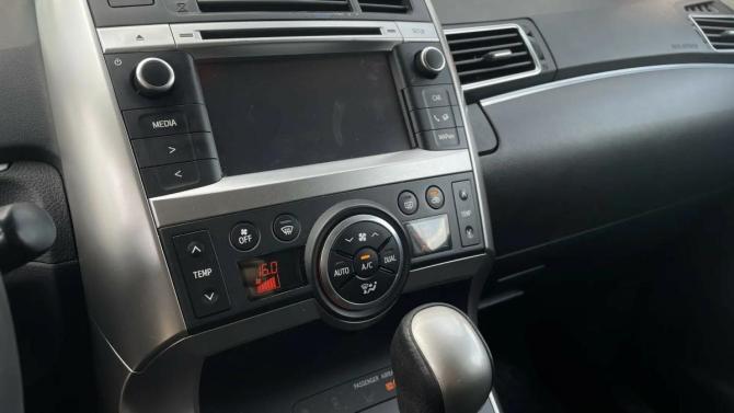 Toyota Verso I Рестайлинг с пробегом 2013 года, цена 1 450 000 рублей, 131147 км, компактвэн, Автокод Объявления