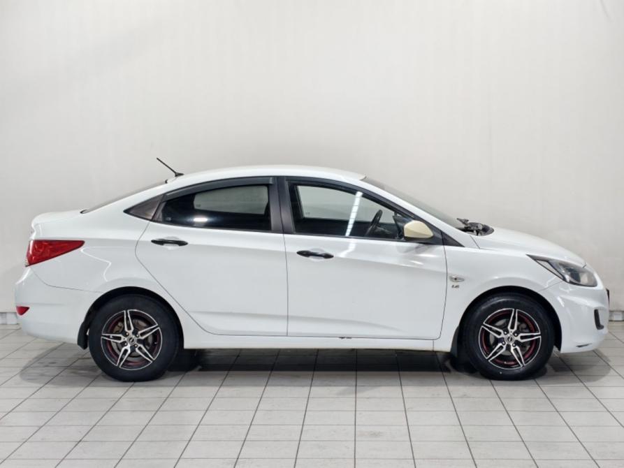 Hyundai Solaris I Курск  - изображение 4