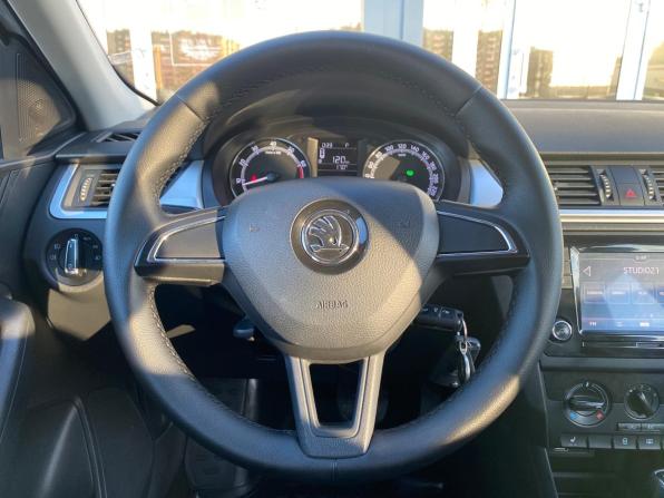 Skoda Rapid I Рестайлинг с пробегом 2018 года, цена 1 065 000 рублей, 162116 км, лифтбек, Автокод Объявления