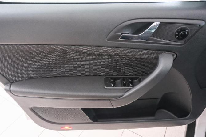 Skoda Yeti I с пробегом 2013 года, цена 909 000 рублей, 155000 км, внедорожник, Автокод Объявления