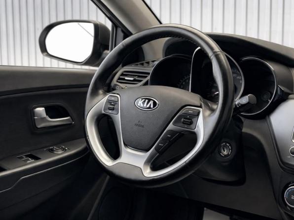Kia Rio III Рестайлинг с пробегом 2017 года, цена 1 217 000 рублей, 77224 км, хэтчбек, Автокод Объявления